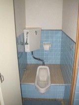 トイレと手洗いカウンター