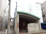 エントランスと駐輪場